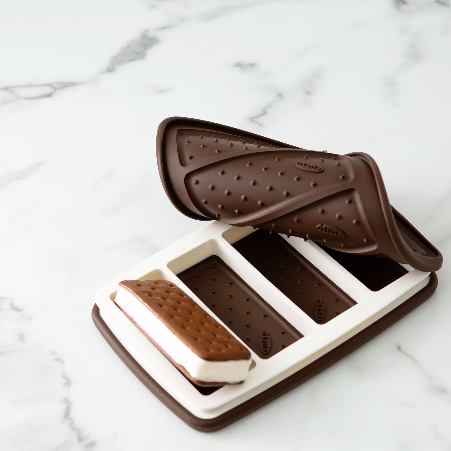 Sweet Spot Ice Cream Sandwich Maker in Black